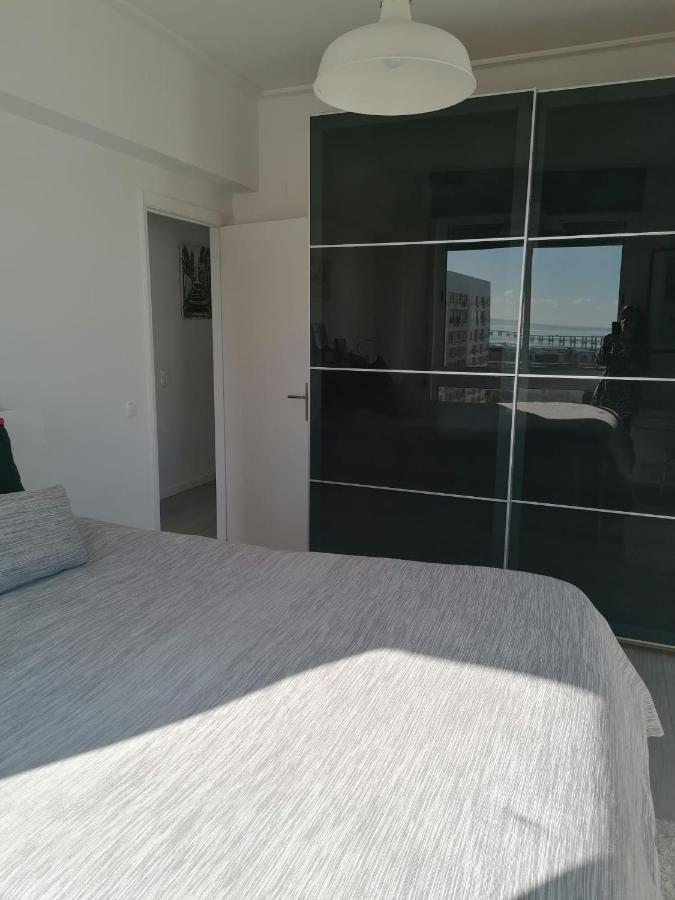 Apartamento Portela Lisbon Bagian luar foto